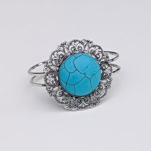 Round turquoise center silver cuff bracelet
